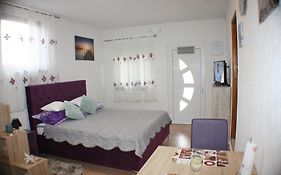 Studio Apartman Tristan